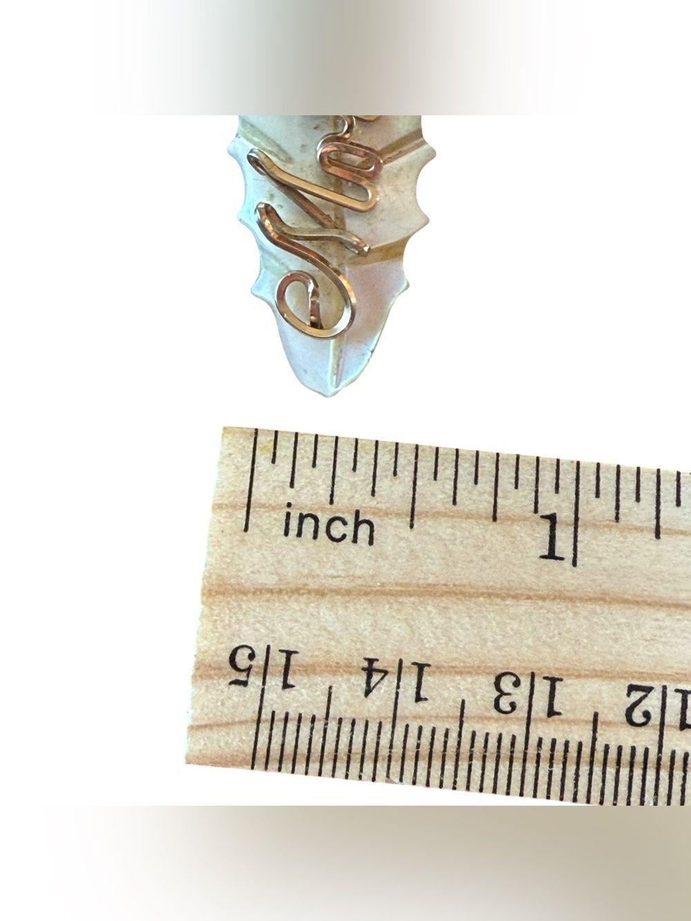 Vintage Mother of Pearl Shell Leaf Brooch Pin Featuring Gold-toned Wire Script - Picture 9 of 9